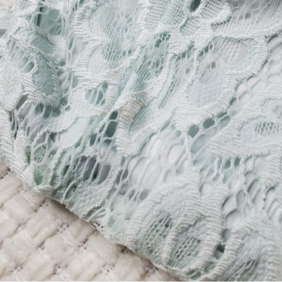 Speechless Blue Lace Halter Top w/ White&Pink Satin Floral Skirt Prom Set SIZE 5 - Picture 8 of 9